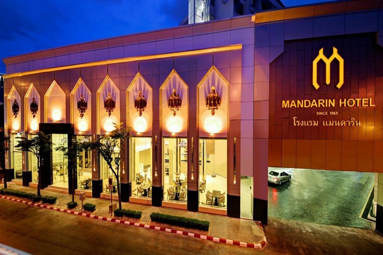 Mandarin Hotel Managed By Centre Point Банкок Екстериор снимка